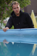 Lade das Bild in den Galerie-Viewer, couldn't be more random Hoodie (schwarz mit schwarzer Stickerei)