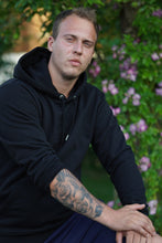 Lade das Bild in den Galerie-Viewer, couldn't be more random Hoodie (schwarz mit schwarzer Stickerei)